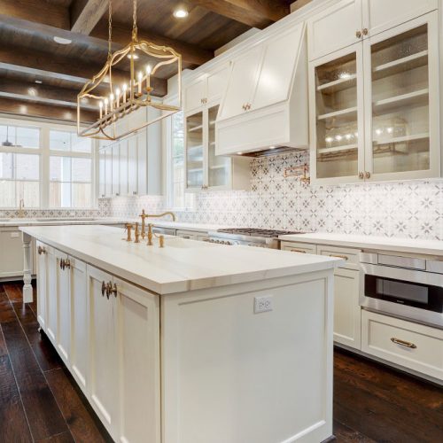 custom-kitchen-cabinets-storage